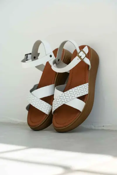 Beyaz Hakiki Deri Sandalet TR31MY58H