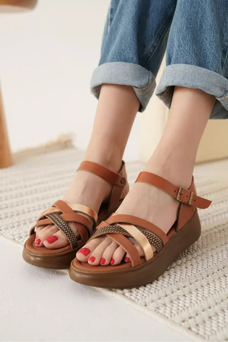 Taba Altın Detaylı Hakiki Deri Sandalet TR31MY55H