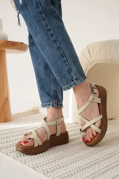 Bej Hakiki Deri Sandalet TR31MY59F