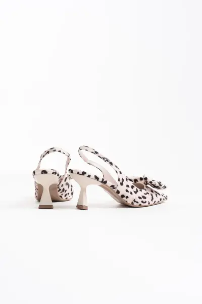 Bej Leopar Fiyonklu Kitten Topuklu Slingback Kadın Ayakkabı TR08MS24E