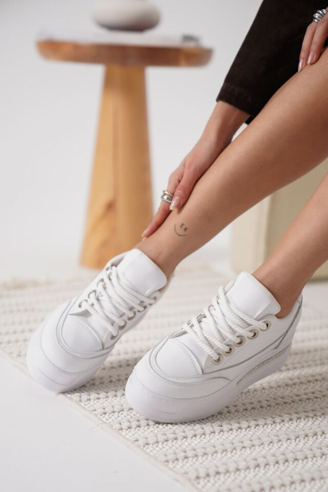 Beyaz Kadın Gizli Topuklu Sneaker TR04MS01B