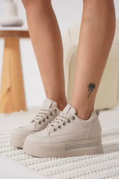 Kadın Bej Gizli Topuklu Sneaker TR04MS01C