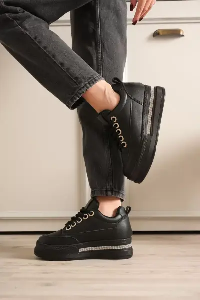 Kadın Siyah Tabanlı Siyah Gizli Topuklu Sneaker TR04MS01D