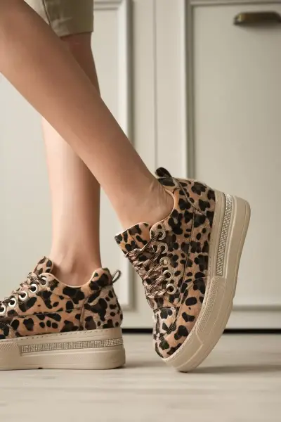 Kadın Leopar Desenli Gizli Topuklu Sneaker TR04MS01E