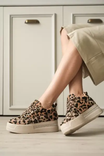 Kadın Leopar Desenli Gizli Topuklu Sneaker TR04MS01E