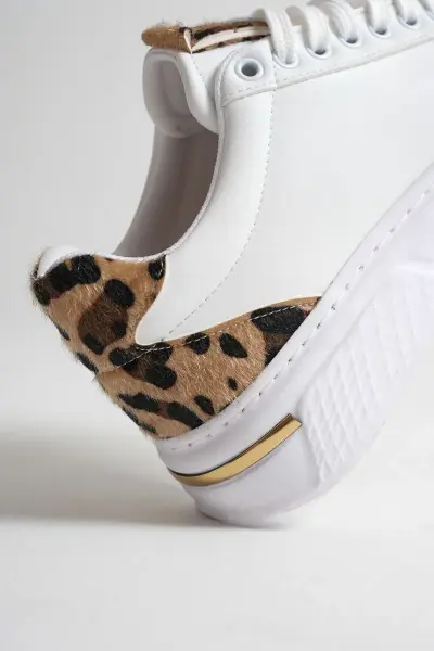 Leopar Detaylı Beyaz Kadın Spor Ayakkabı TR01MS03C