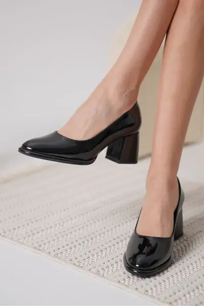 Siyah Rugan Kadın Stiletto TR18MS05A