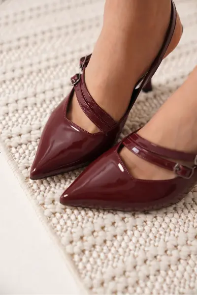 Kadın Bordo Rugan Topuklu Ayakkabı TR08MS39D