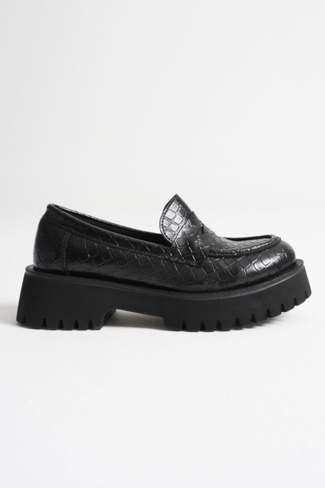 Kadın Günlük Siyah Kroko Loafer Ayakkabı TR10MS02G
