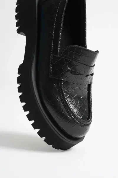 Kadın Günlük Siyah Kroko Loafer Ayakkabı TR10MS02G