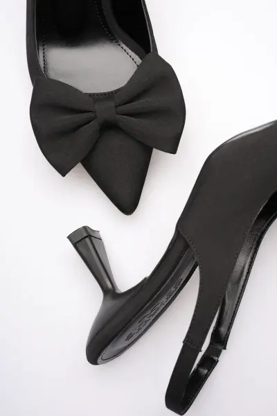 Siyah Fiyonklu Kitten Topuklu Slingback Kadın Ayakkabı TR08MS24A