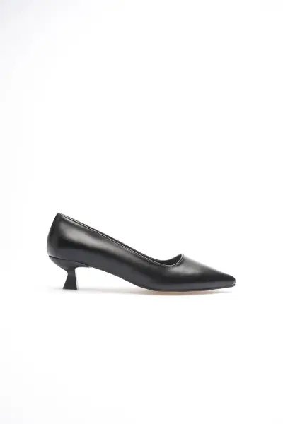 Siyah Kadın Günlük Kısa Topuklu Stiletto Ayakkabı TR20MS03A