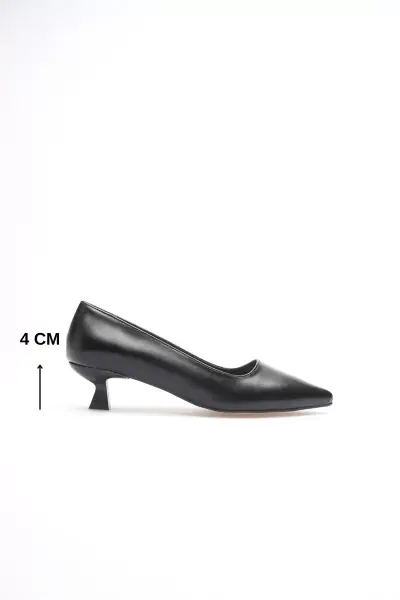 Siyah Kadın Günlük Kısa Topuklu Stiletto Ayakkabı TR20MS03A