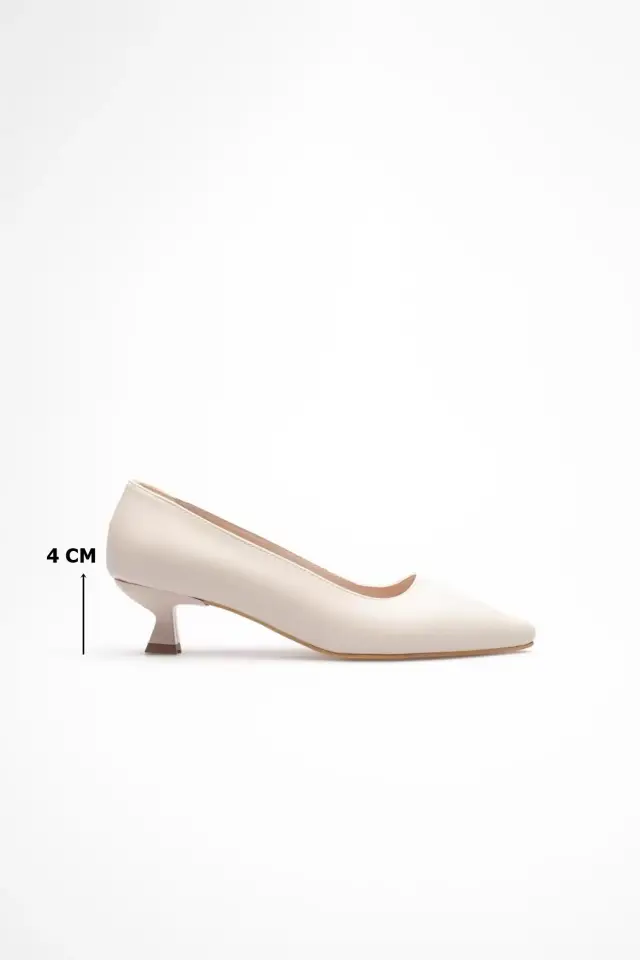 Bej Kadın Günlük Kısa Topuklu Stiletto Ayakkabı TR20MS03B