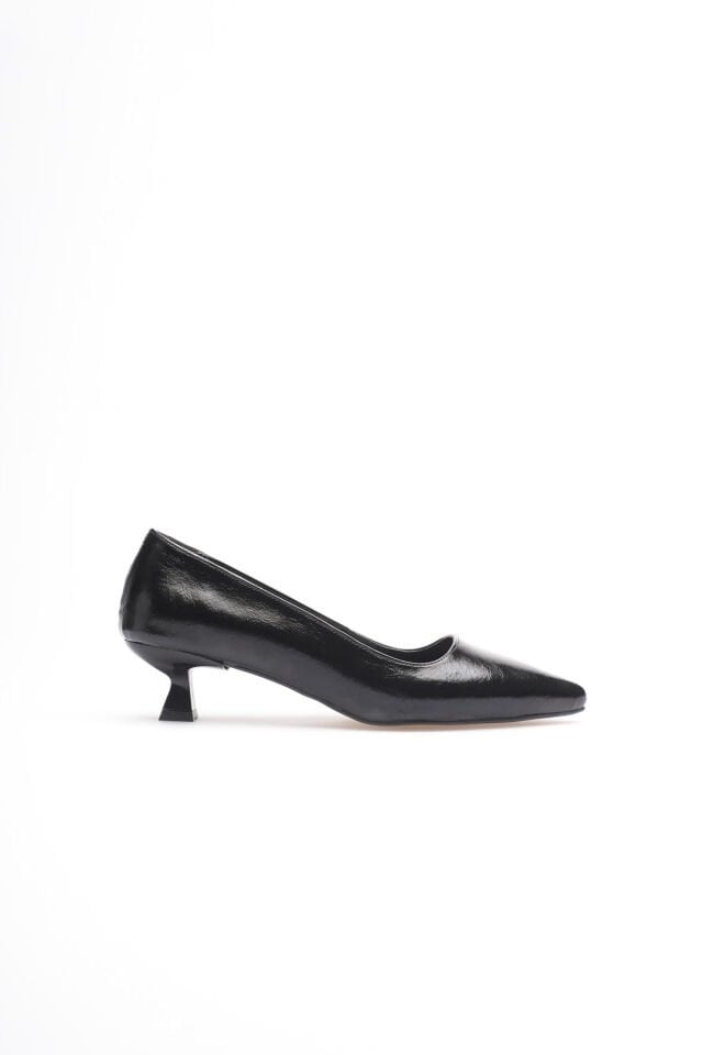 Kadın Siyah Kırışık Rugan Kısa Topuklu Stiletto Ayakkabı TR20MS03C