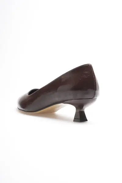 Kadın Acı Kahve Kırışık Rugan Kısa Topuklu Stiletto Ayakkabı TR20MS03D