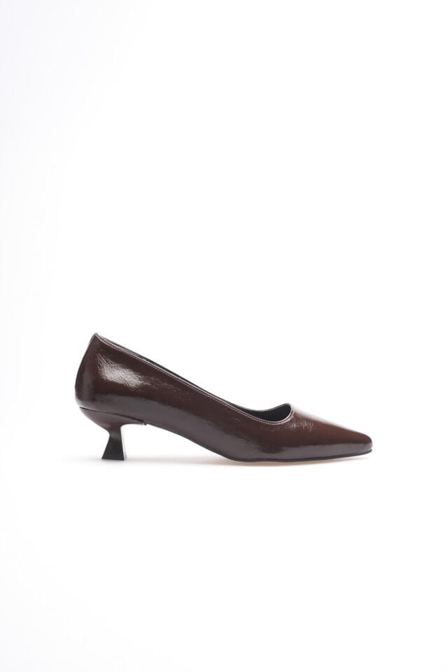 Kadın Acı Kahve Kırışık Rugan Kısa Topuklu Stiletto Ayakkabı TR20MS03D