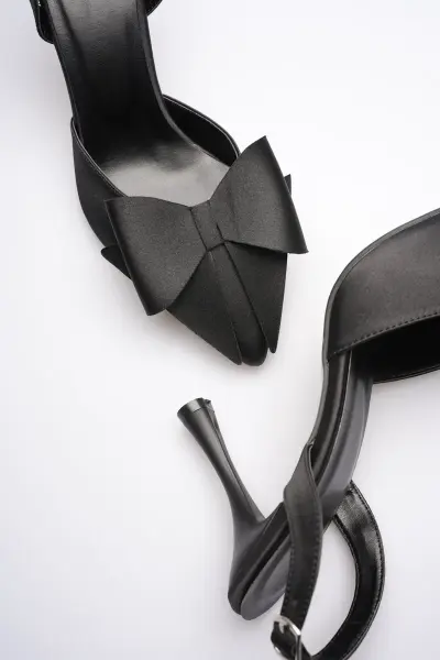 Kadın Siyah Fiyonklu Saten Slingback Topuklu Ayakkabı TR40MS01A