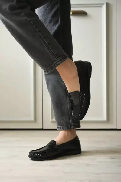Siyah Parlak Deri Görünümlü Penny Loafer TR88MS02A