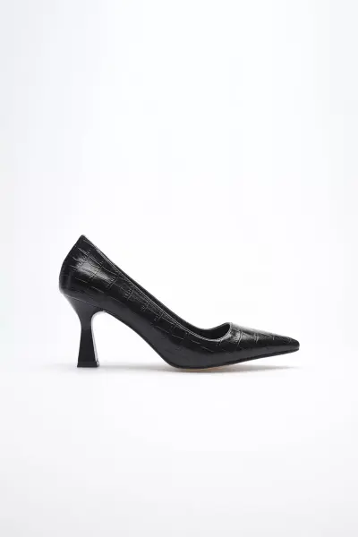 Siyah Kroko Sivri Burun Orta Topuklu Kadın Stiletto TR20MS02F
