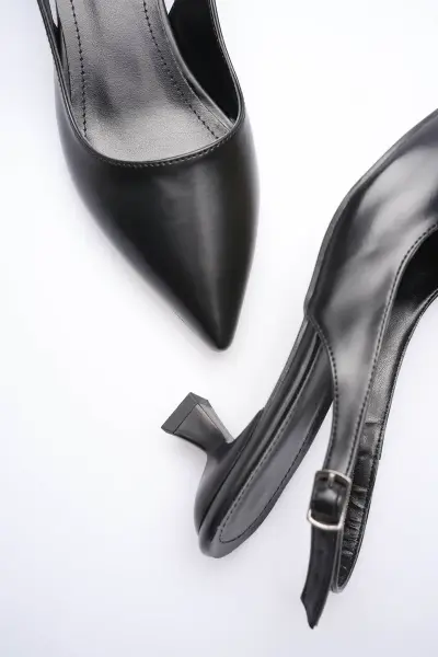 Kadın Siyah Sivri Burun Slingback Kısa Topuklu Ayakkabı TR20MS04A